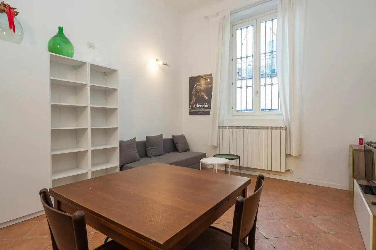 Flat In Isola De Castillia 22 Milan Italy