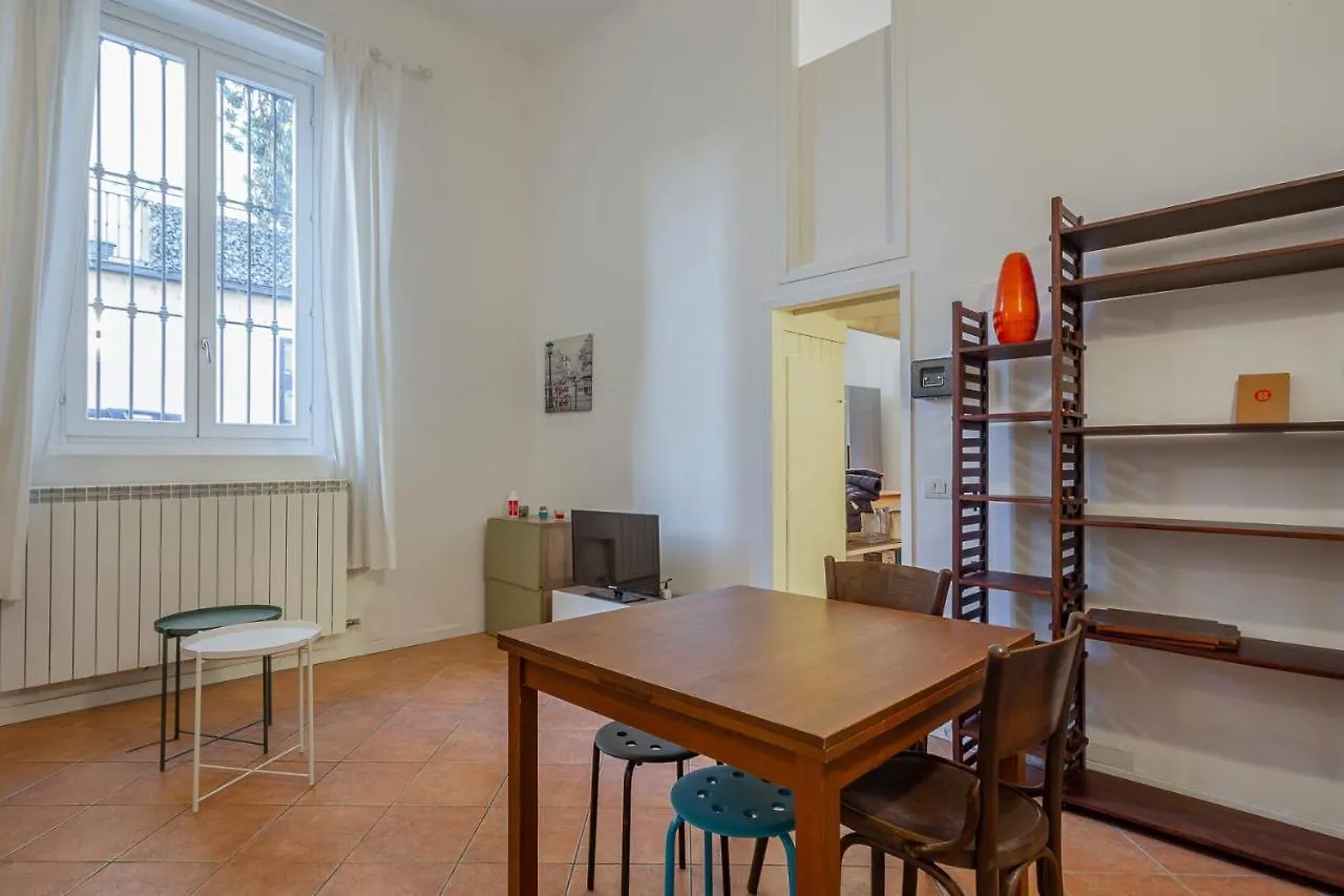Flat In Isola De Castillia 22 Milan