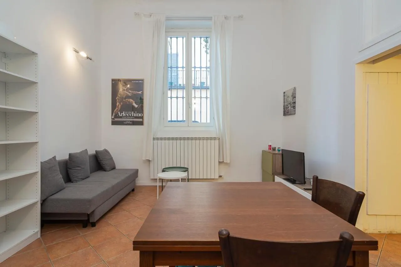 Flat In Isola De Castillia 22 Milan Italy